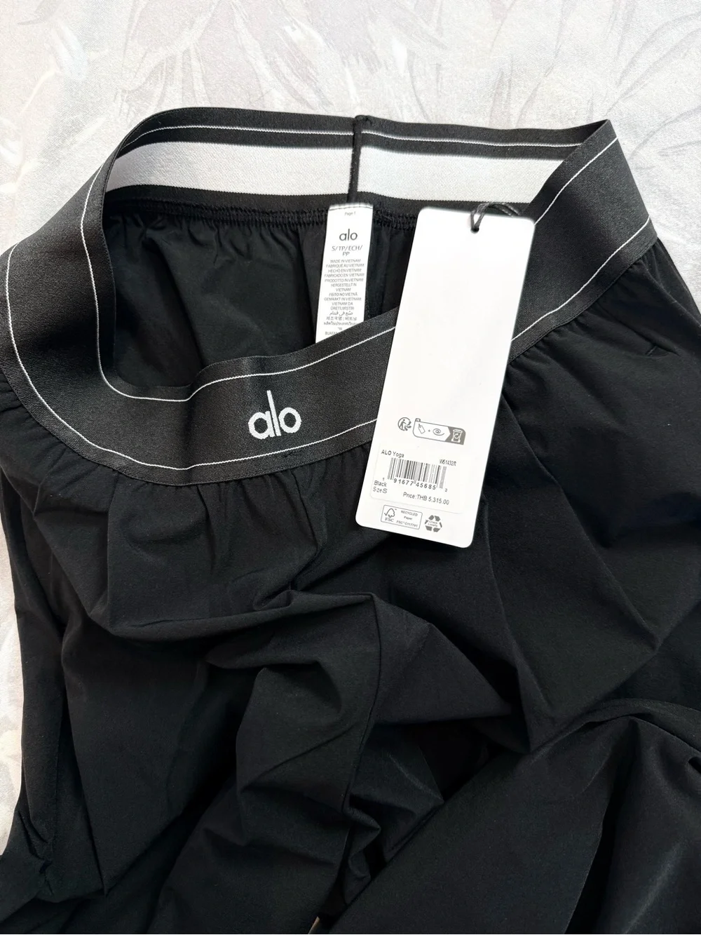 Alo Yoga High-Waist Pursuit Trouser - Black (Women's)